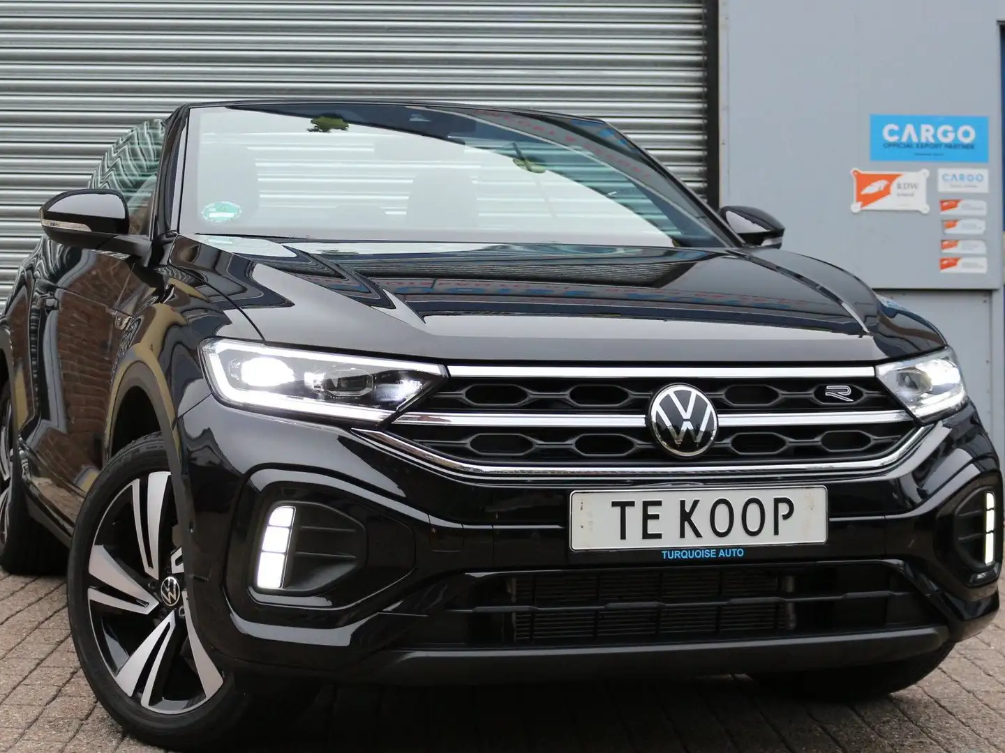 Volkswagen T-Roc T-ROC CABRIO R-LINE 1.5 TSI 150 PK DSG XENON 2022 Zwart - 1