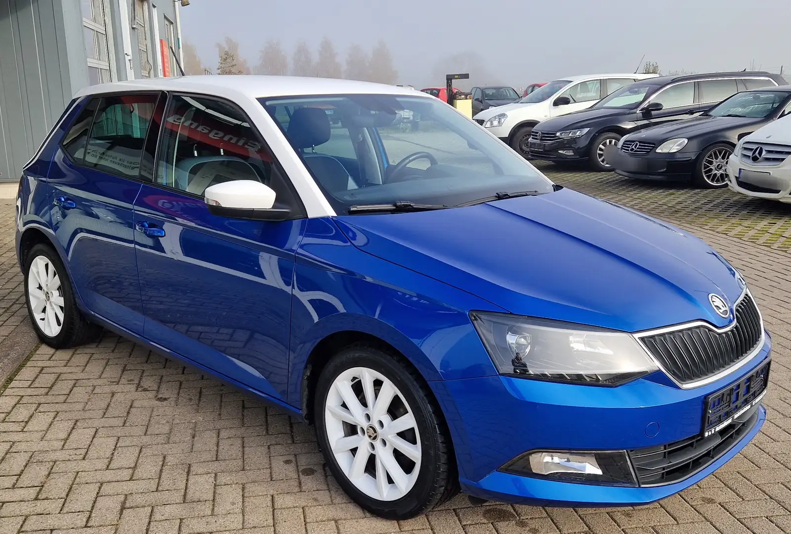 Skoda Fabia Style Automatik+Klima/PDC/Sitzh./8fach ber.! Blau - 2