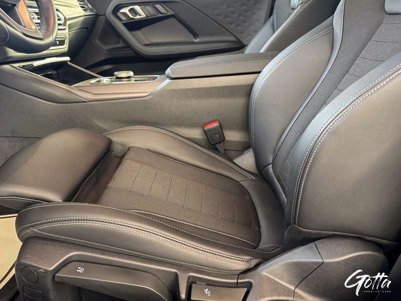 Photo du véhicule BMW 218