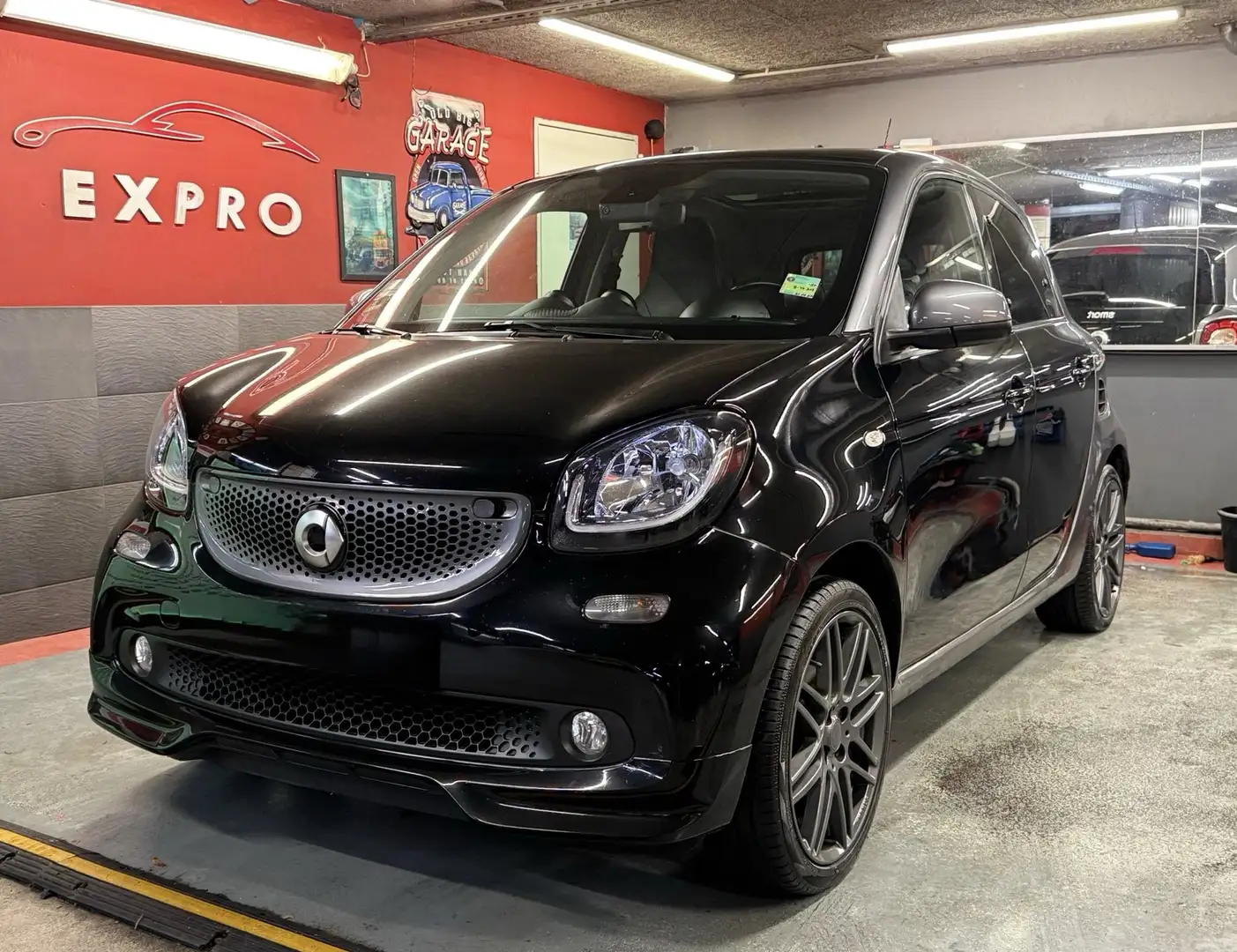 smart forFour BRABUS Austattung Negro - 1