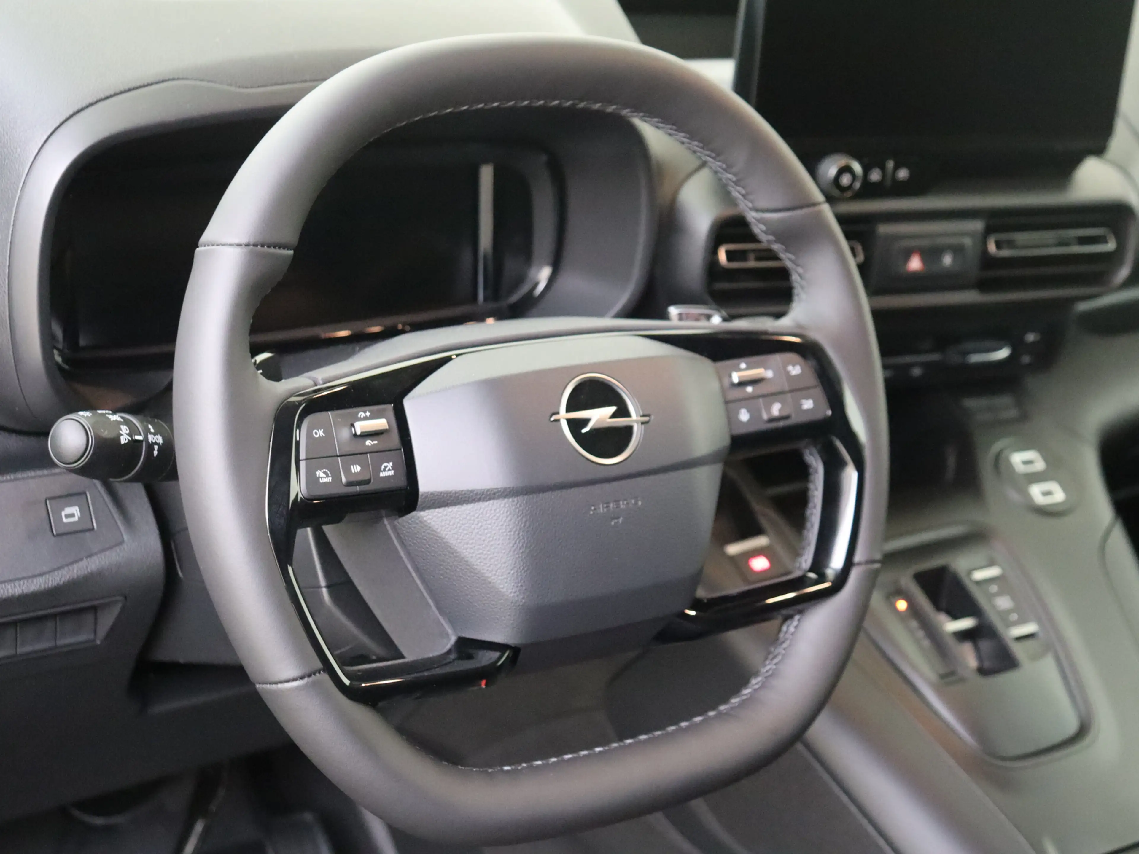 Opel Combo-e Electric 136 L1 Tech 50kWh Compleet ! NRM demo — photo 6