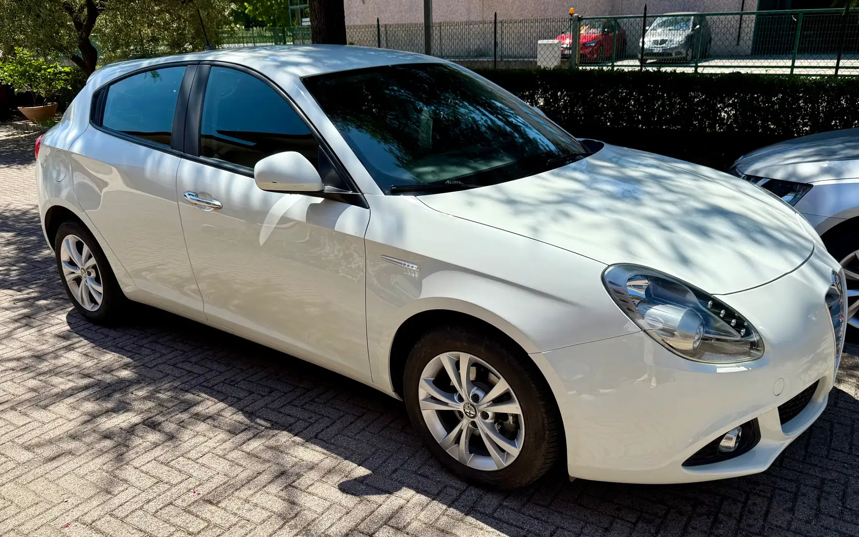 Alfa Romeo Giulietta 1.6 jtdm Progression Distribuzione km Po 88.700 Bianco - 1