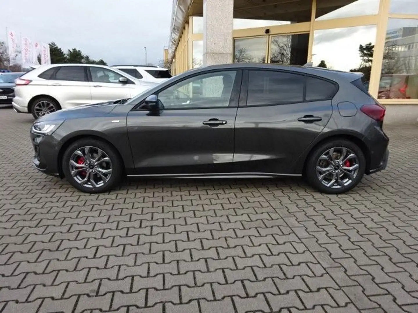 Ford Focus ST-Line 1.0L MHEV WiPa ParkAss iACC TWA Grau - 2
