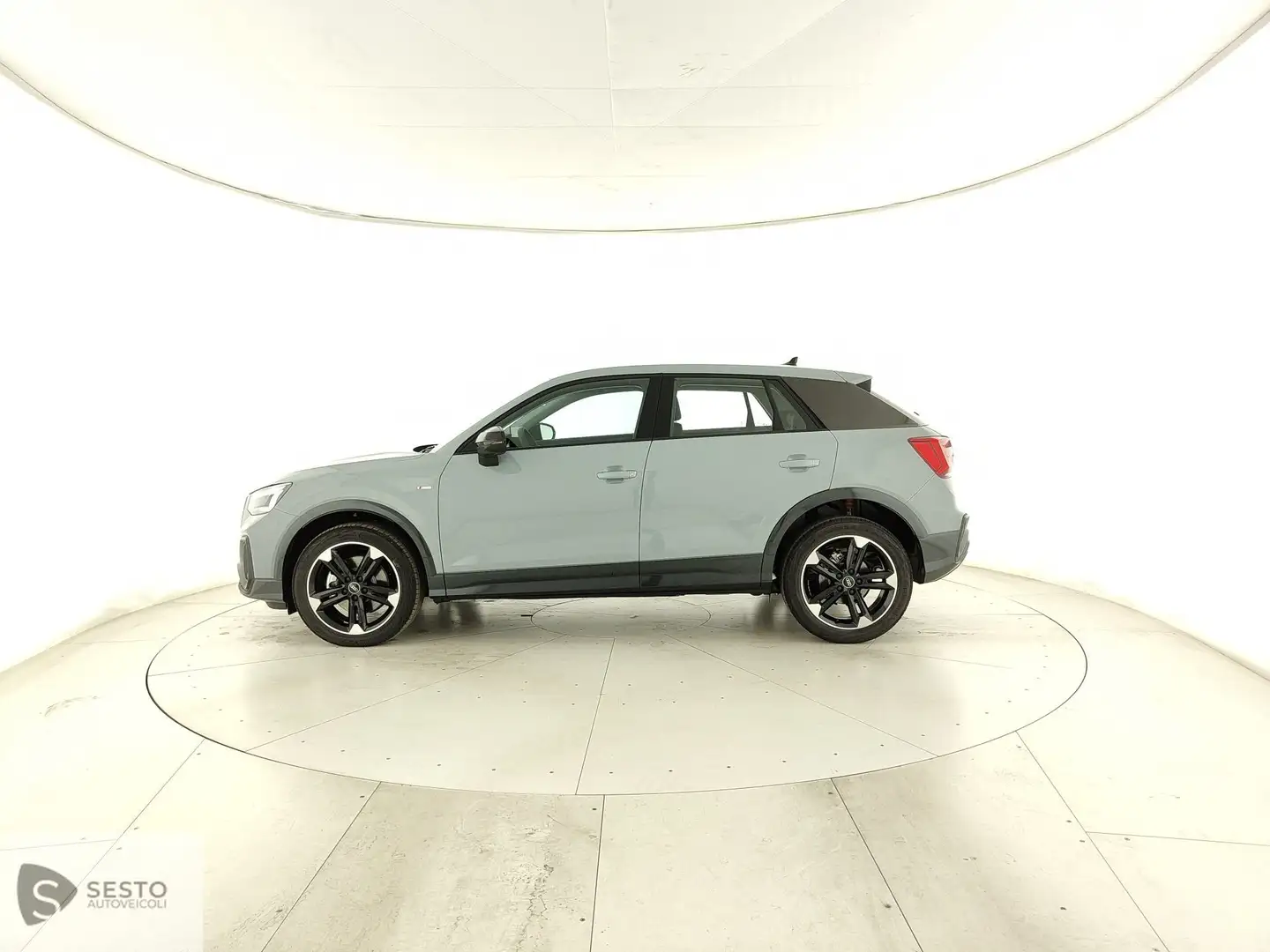 Audi Q2 NUOVA TDI2,0 L4110 DSG Grigio - 2