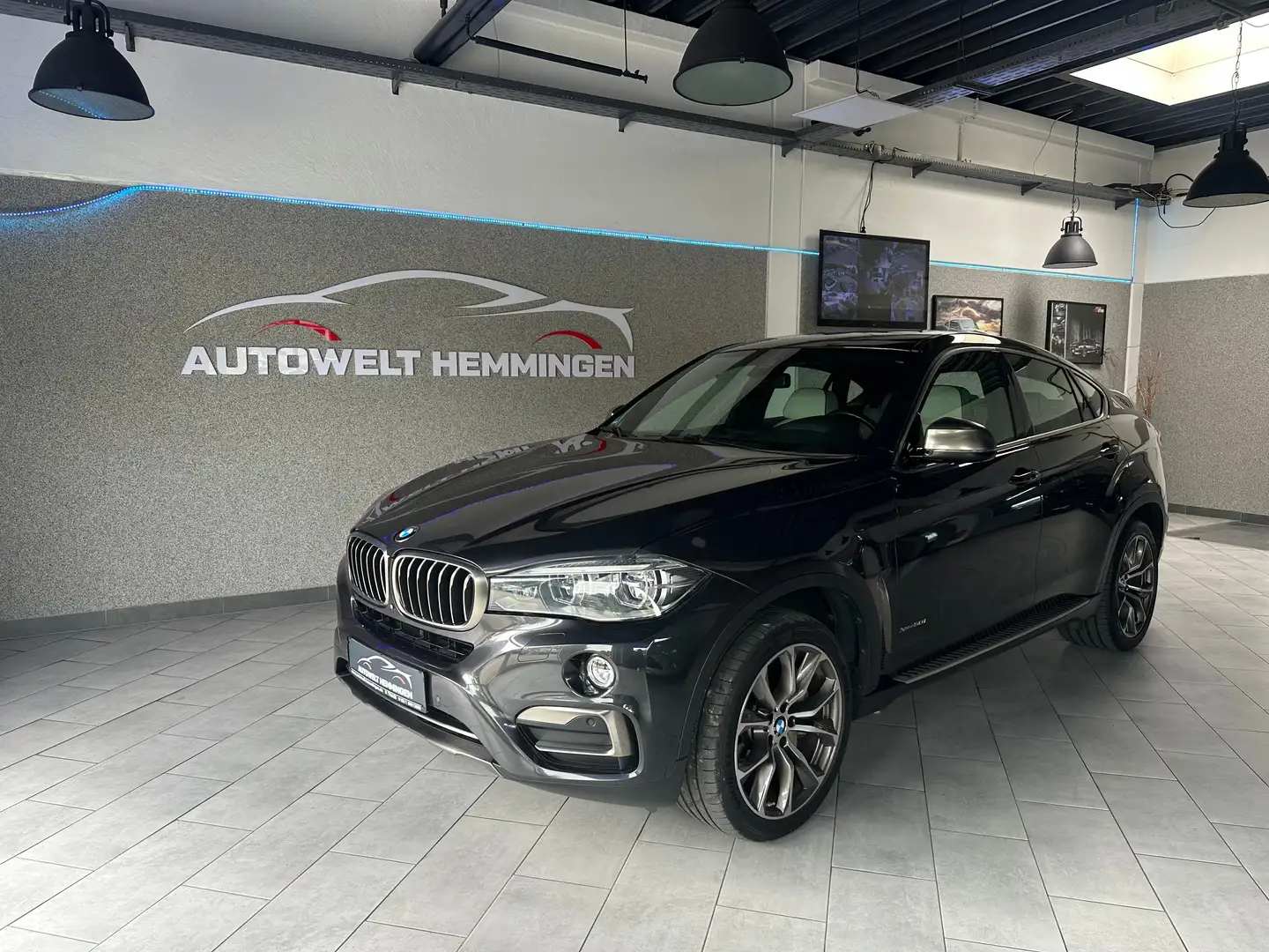 BMW X6 xDrive50i 4.4*12M.Garantie*Finanzierung* Grau - 1