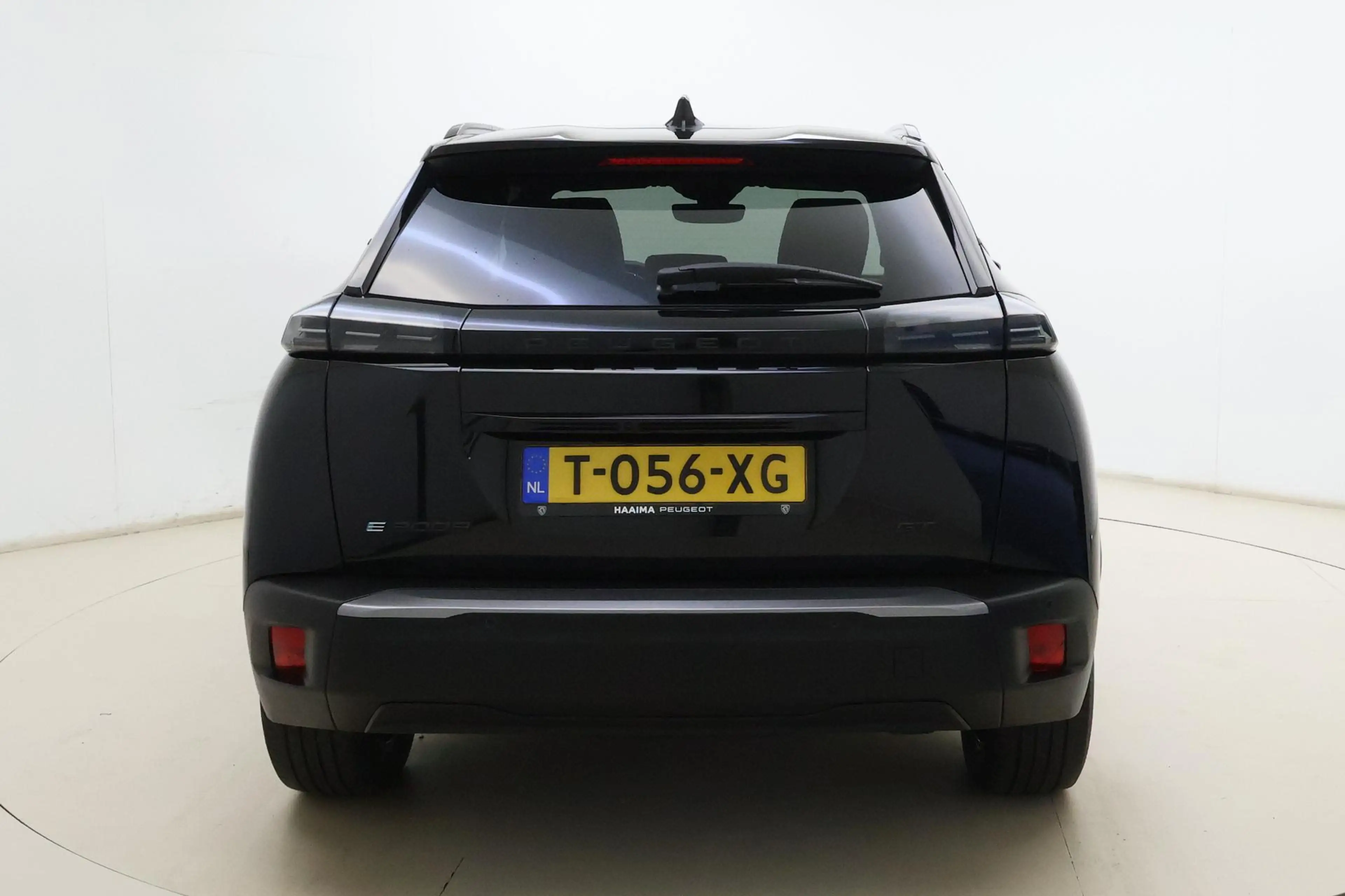 Peugeot e-2008 EV GT 54 kWh | Climate & Cruise Control | Navigati — photo 14