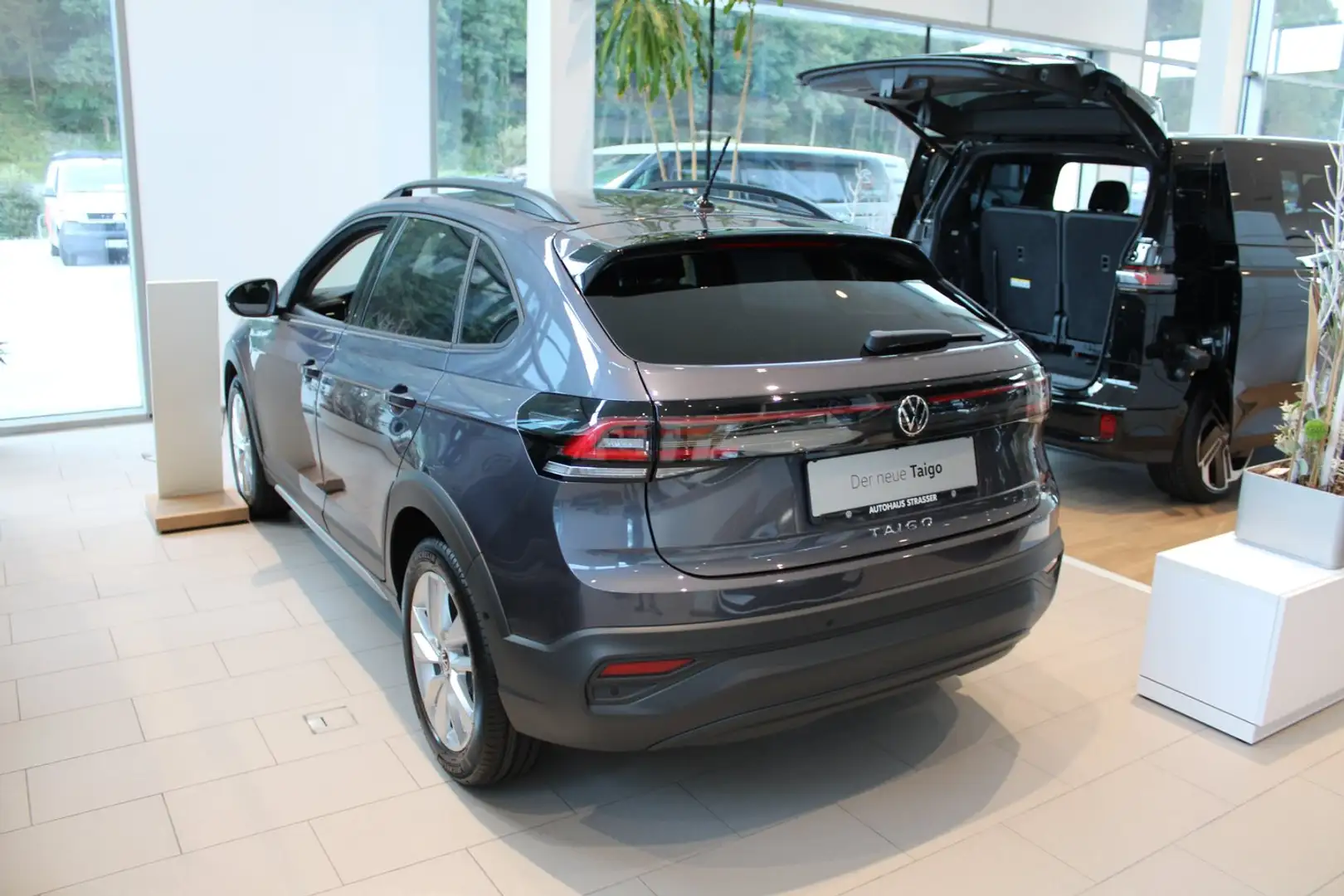 Volkswagen Taigo Friends TSI DSG Grau - 2