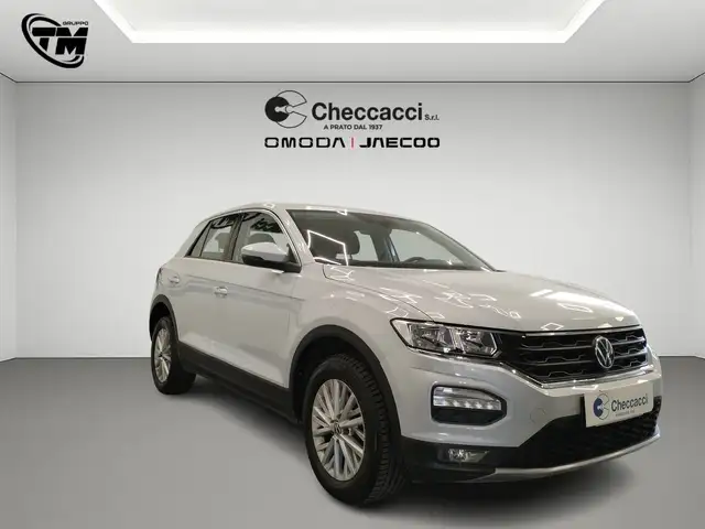 Volkswagen T-Roc view 3