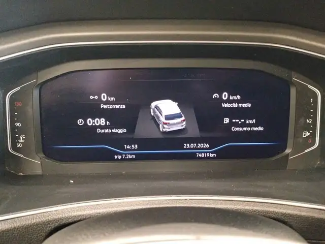 Volkswagen T-Roc view 11