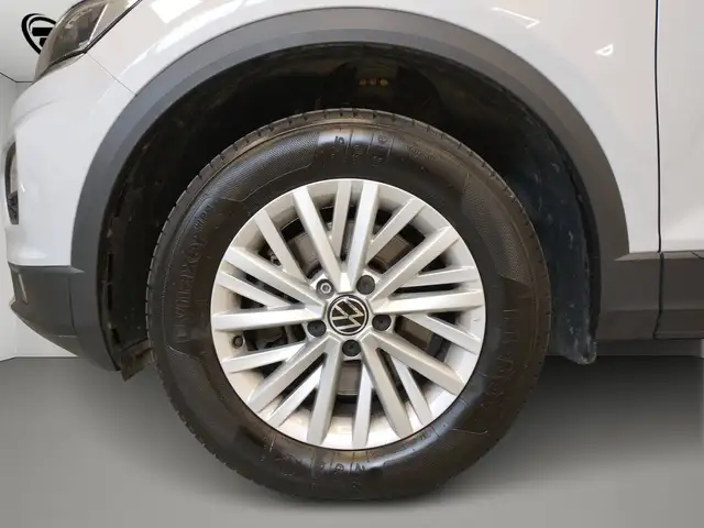 Volkswagen T-Roc view 15