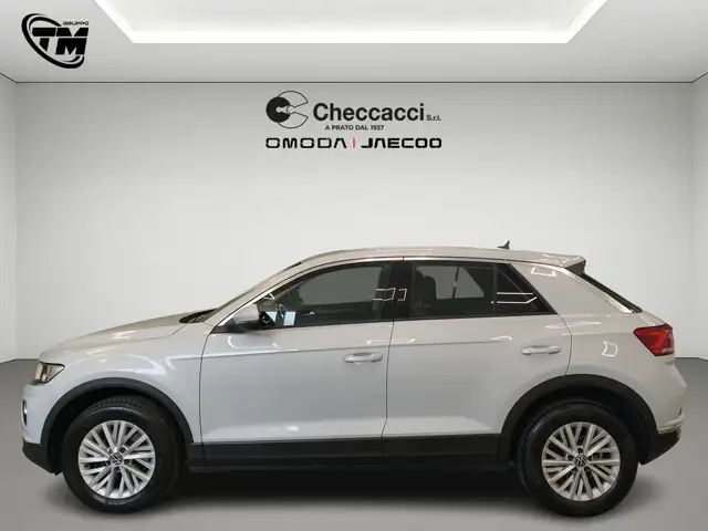 Volkswagen T-Roc view 7