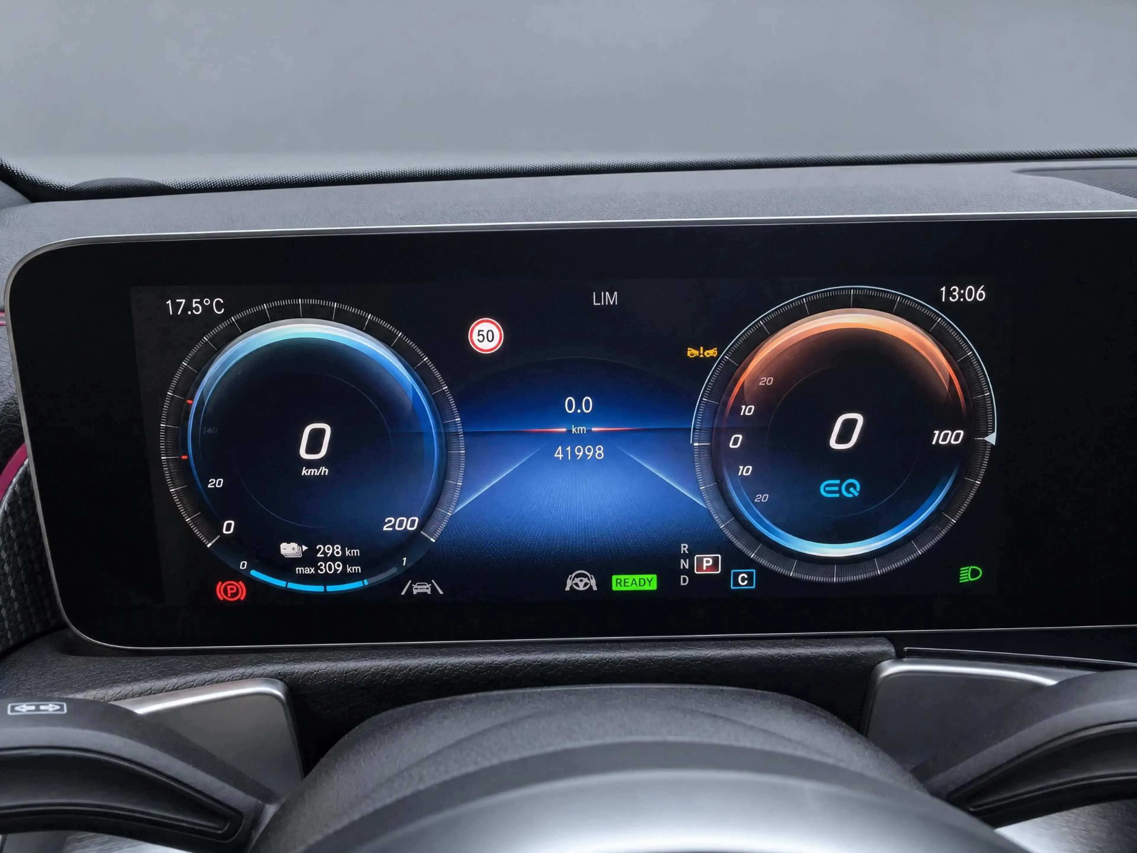 Mercedes-Benz EQB 350 4MATIC AMG Line 7p. 71 kWh — photo 12