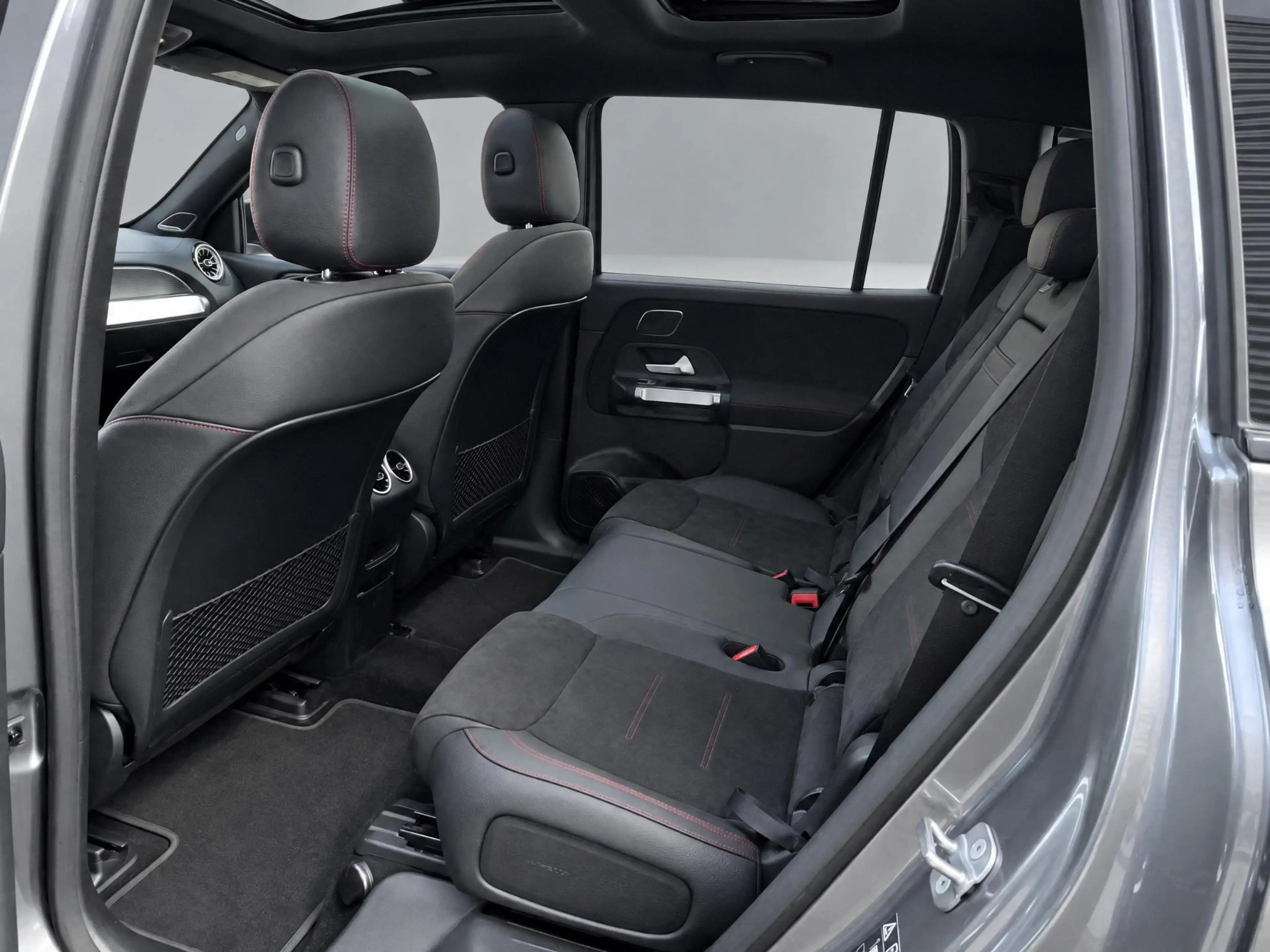 Mercedes-Benz EQB 350 4MATIC AMG Line 7p. 71 kWh — photo 8