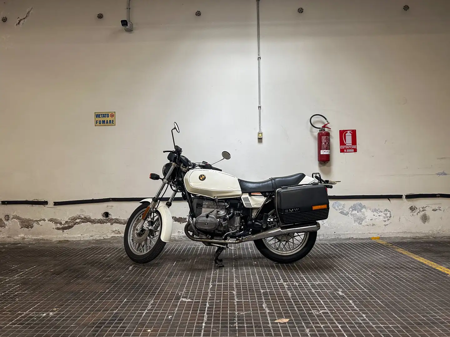 BMW R 45 Wit - 1