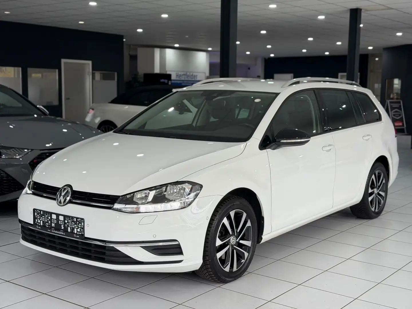 Volkswagen Golf VII Variant IQ.DRIVE S-S*AHK*TOT-W*ACC*SHZ* Blanc - 1