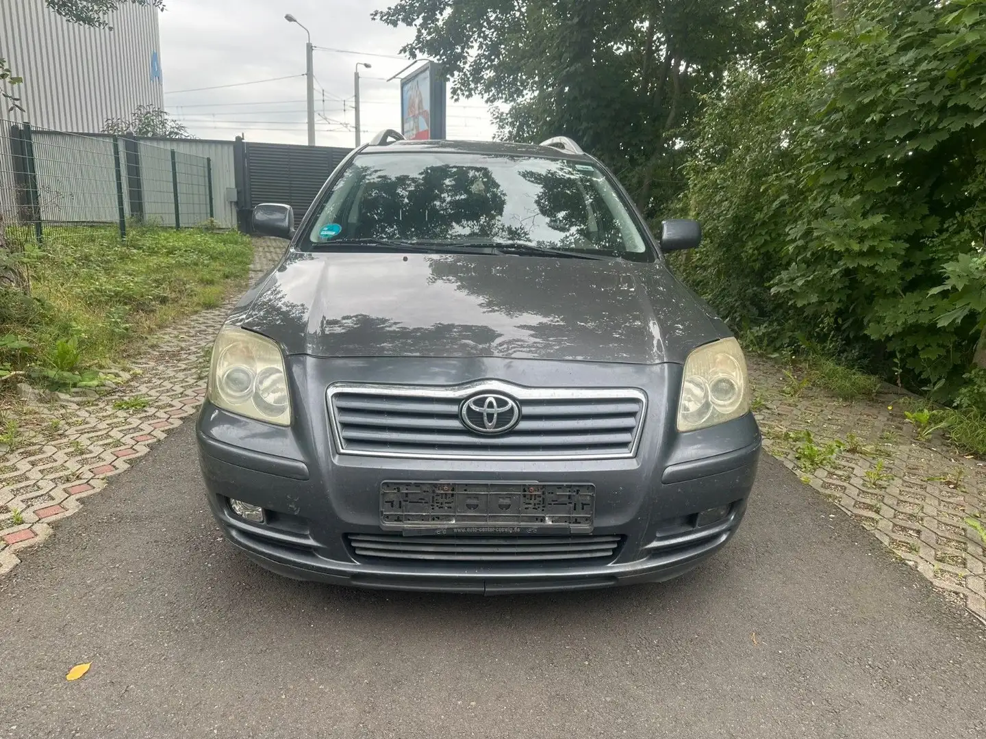 Toyota Avensis Kombi 1.8 Sol Grau - 2