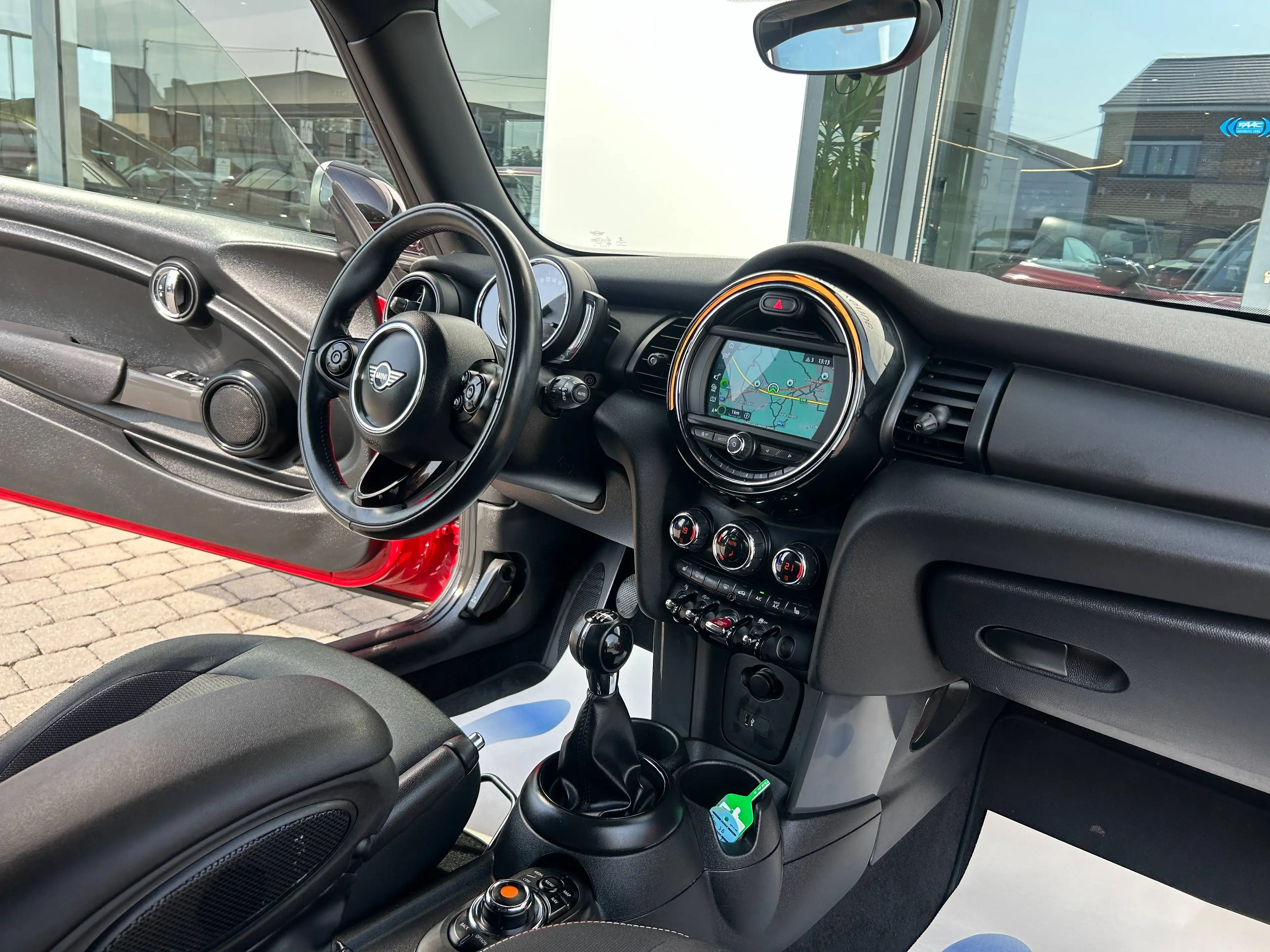 MINI One 1.5i *GARANTIE*FULL LED*SIEGES CHAUFF*GPS*CRUISE* — photo 13