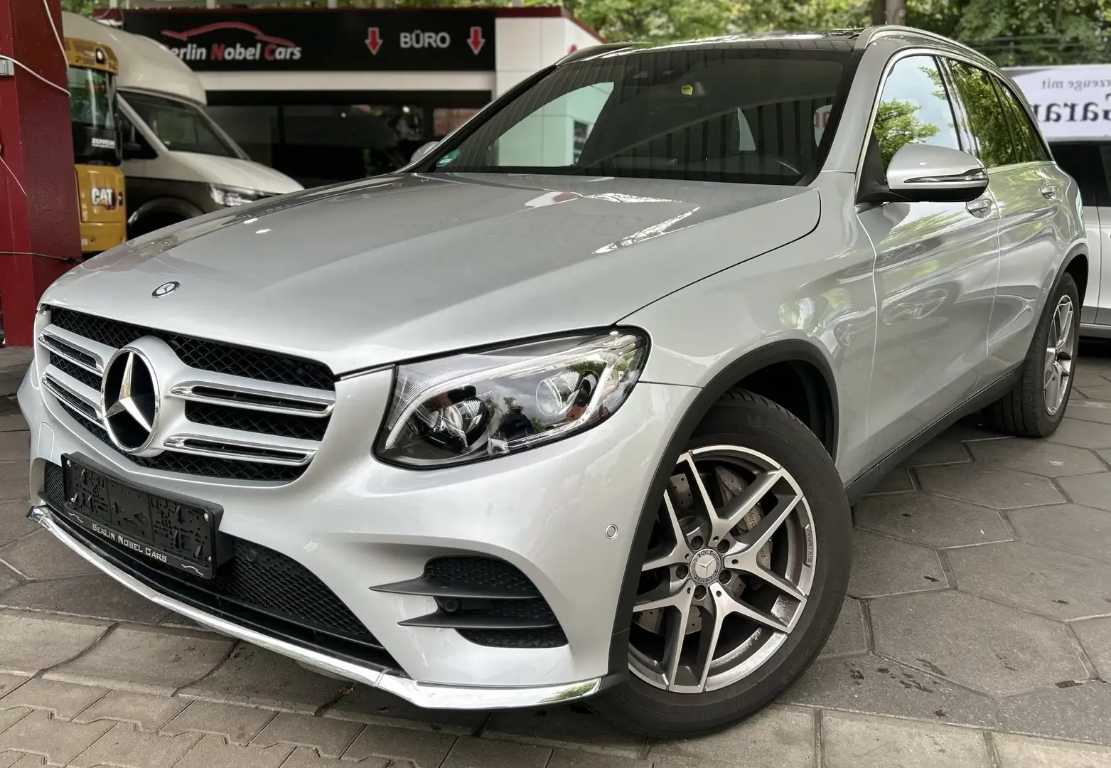 Mercedes-Benz GLC 250 4 Matic Amg line Panoramadach Argent - 1