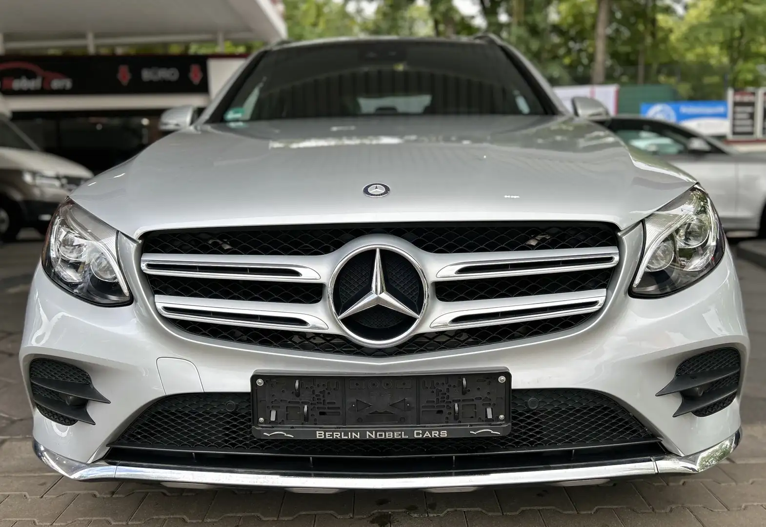 Mercedes-Benz GLC 250 4 Matic Amg line Panoramadach Argent - 2