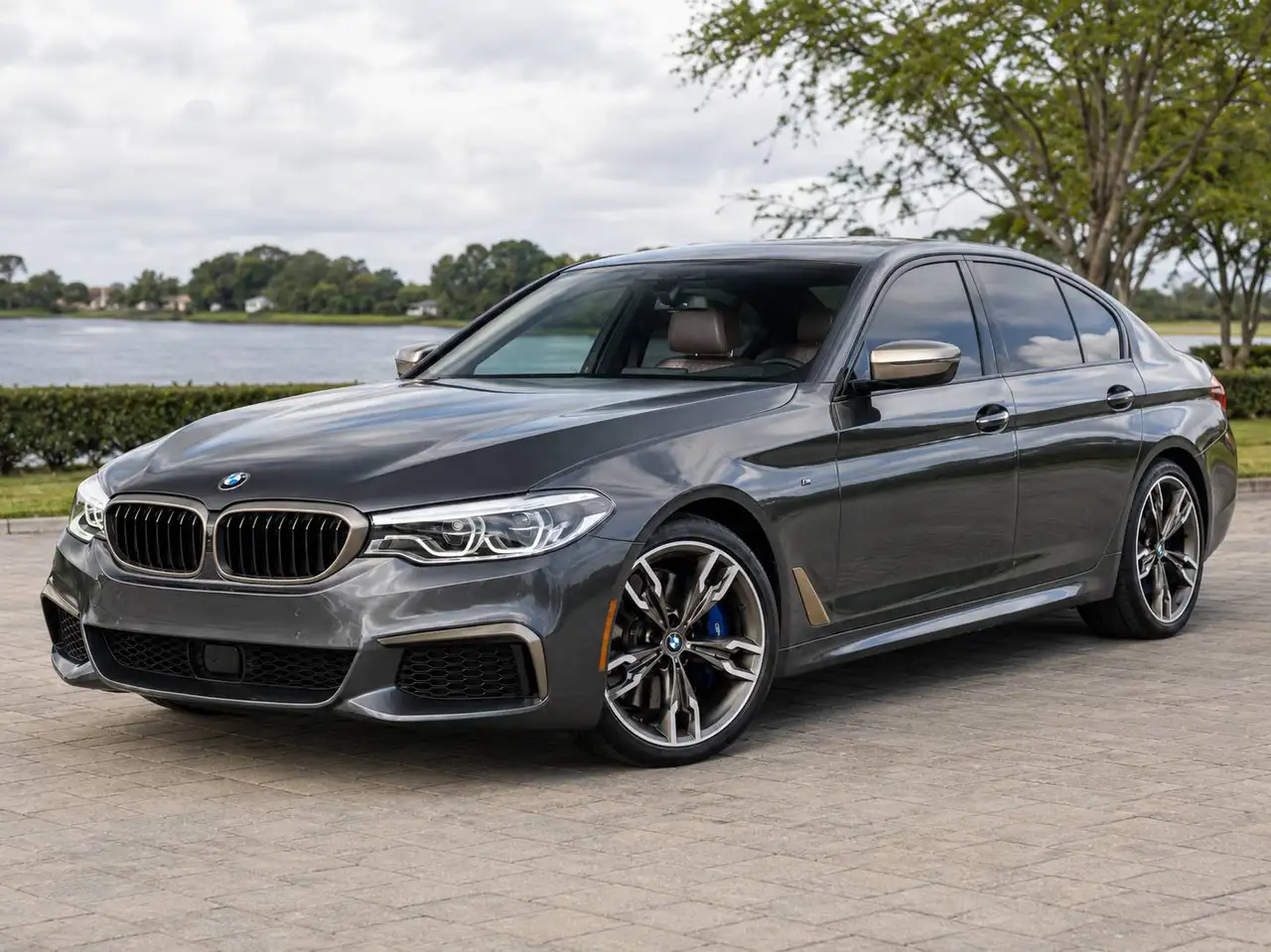 BMW 5 Series fotografie BMW 5 Series