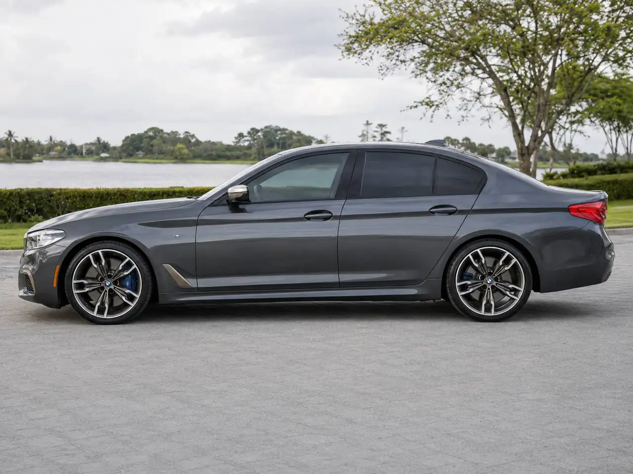 BMW 5 Series fotografie BMW 5 Series