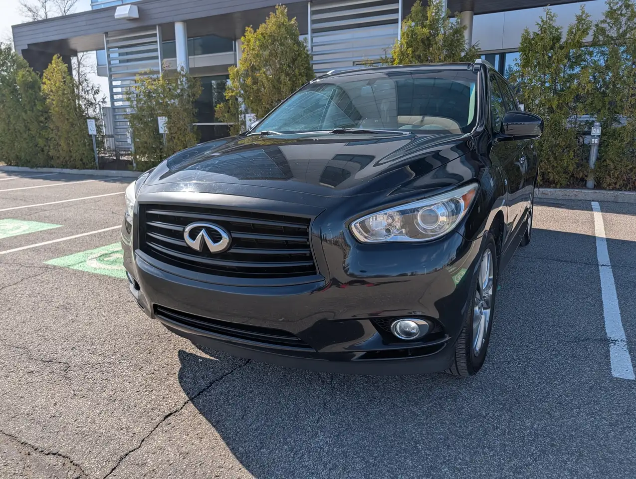 Infiniti QX60 снимка Infiniti QX60