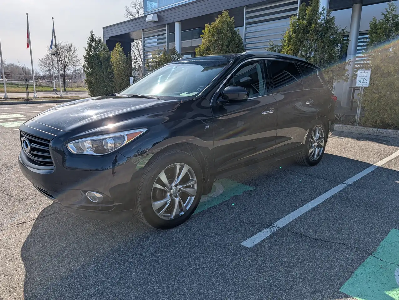 Infiniti QX60 снимка Infiniti QX60