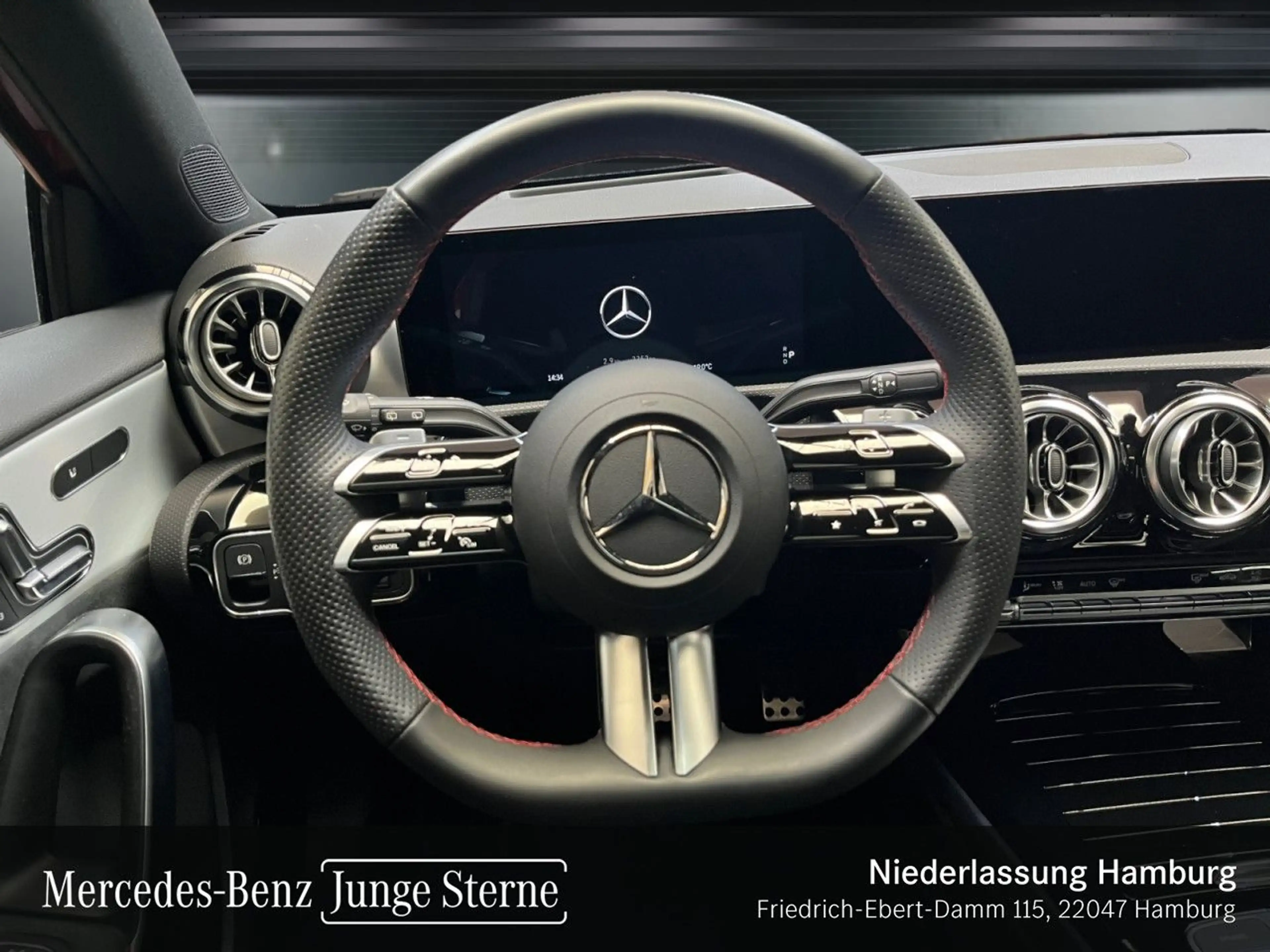 Mercedes-Benz A 250 4M AMG+NIGHT+PANO+360°+MULTIBEAM+STHZG+HUD — photo 14