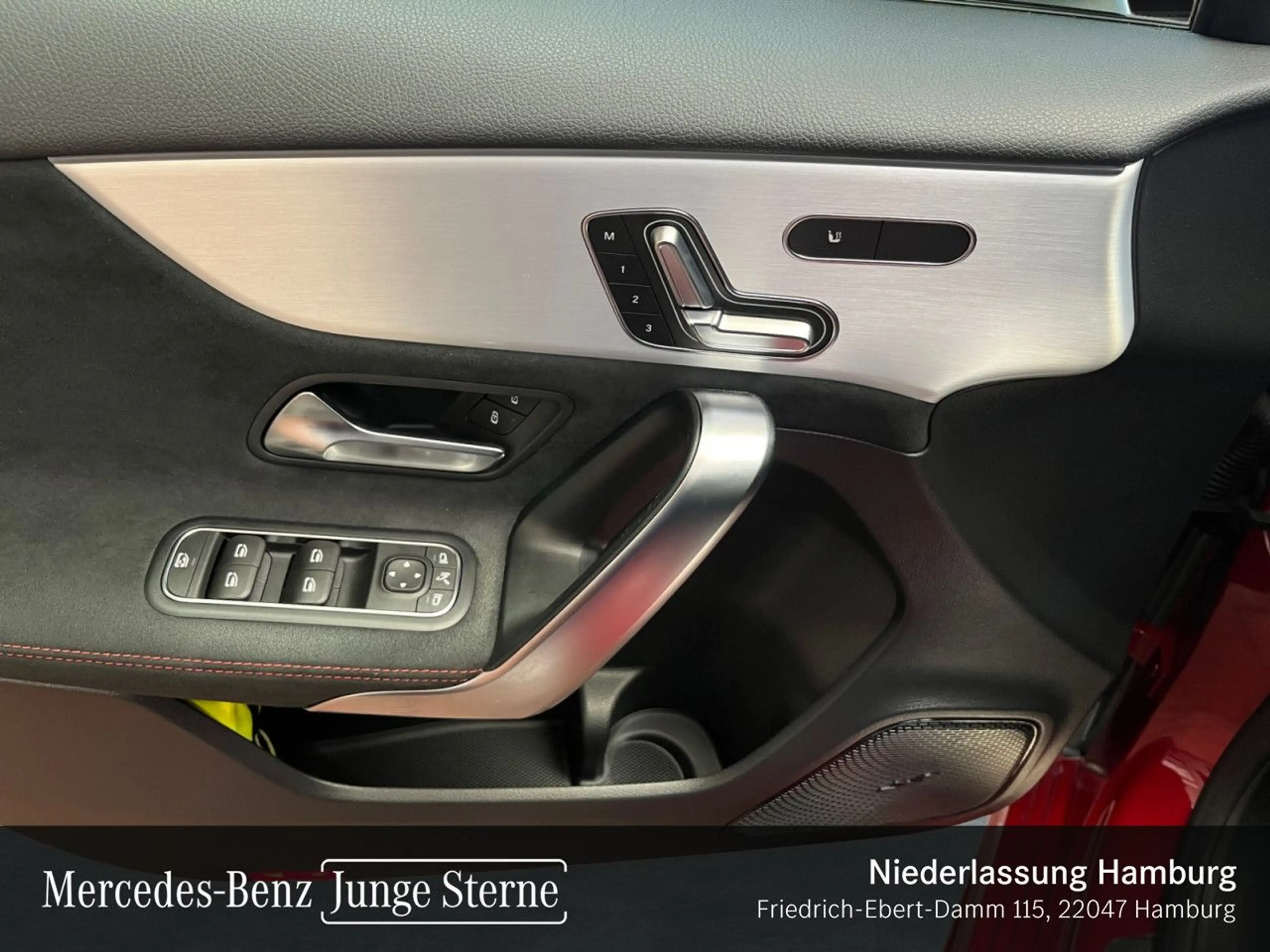 Mercedes-Benz A 250 4M AMG+NIGHT+PANO+360°+MULTIBEAM+STHZG+HUD — photo 12