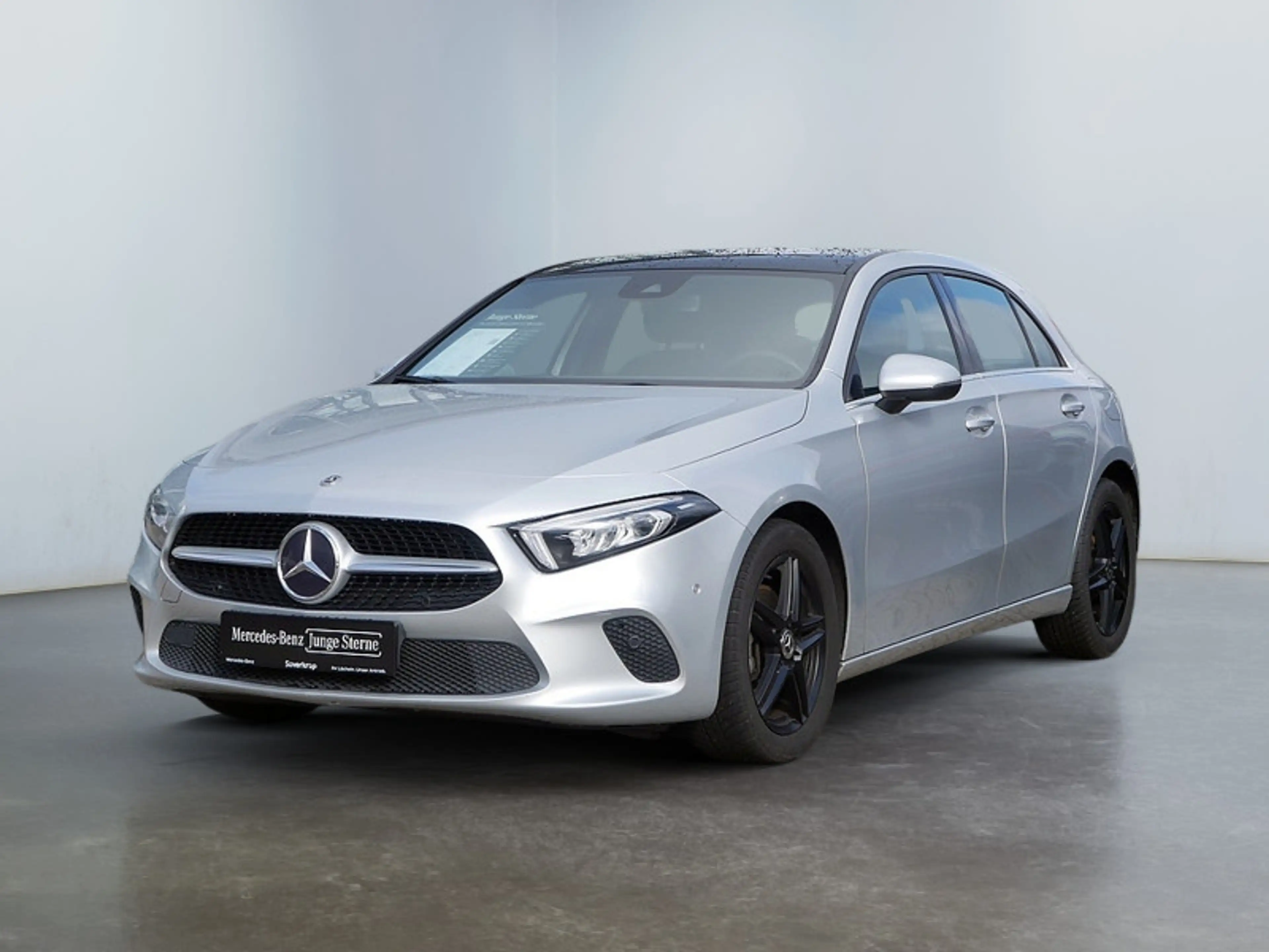 Mercedes-Benz A 180 d KAMERA PANO SPUR PDC SHD SHZ — photo 2