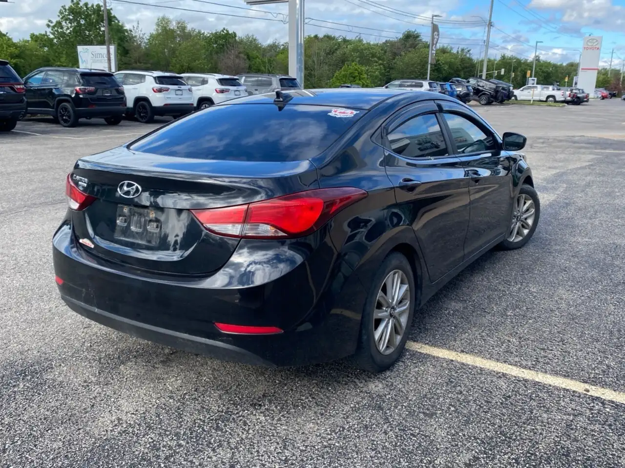 Hyundai ELANTRA photo Hyundai ELANTRA