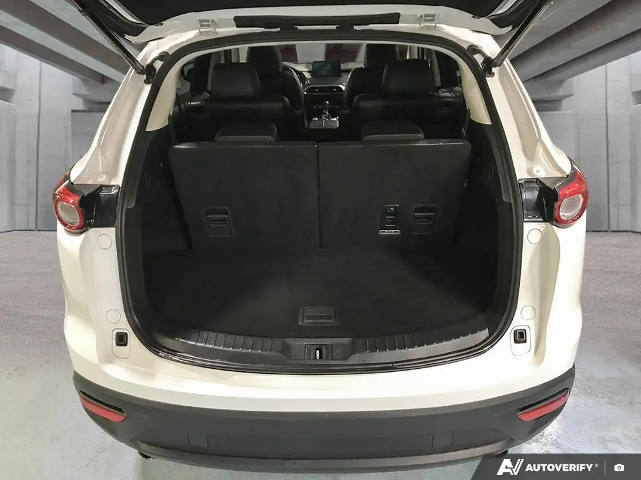 Mazda CX-9 снимка Mazda CX-9