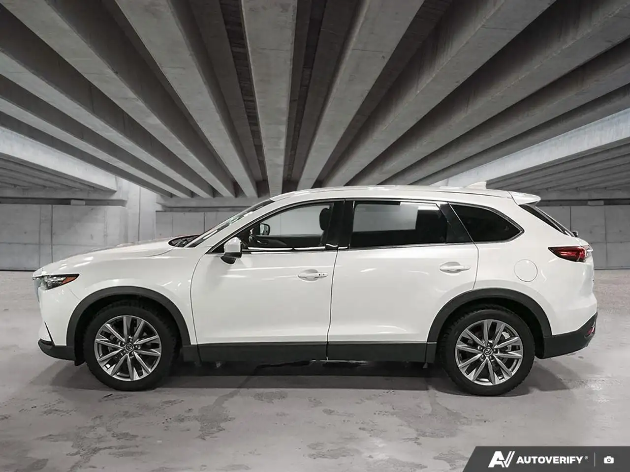 Mazda CX-9 снимка Mazda CX-9