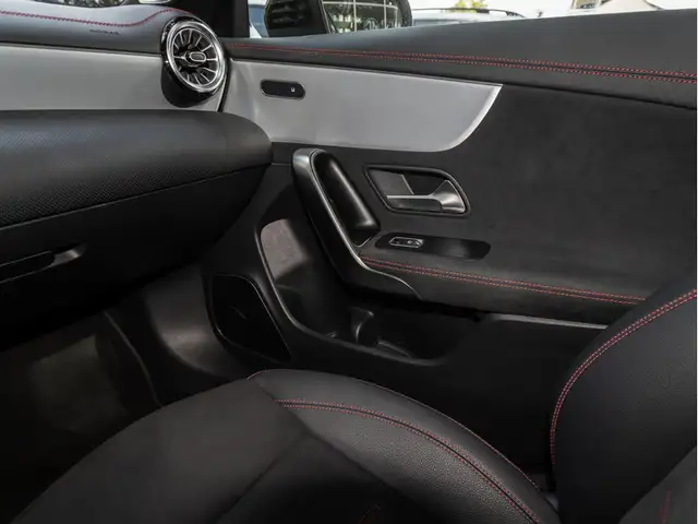 Mercedes-Benz CLA view 18