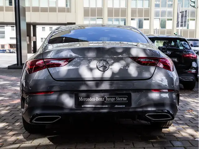 Mercedes-Benz CLA view 5