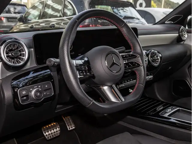 Mercedes-Benz CLA view 12