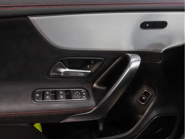Mercedes-Benz CLA view 25