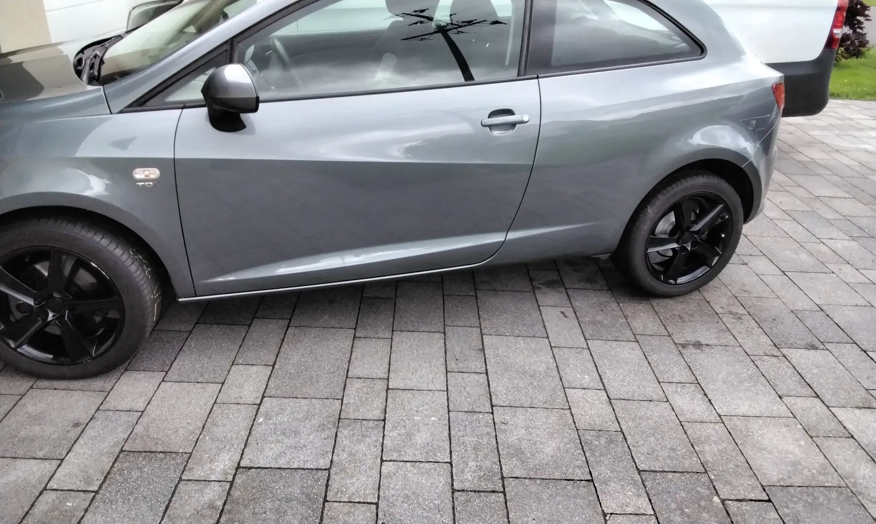 SEAT Ibiza Stylance / Style Grau - 1