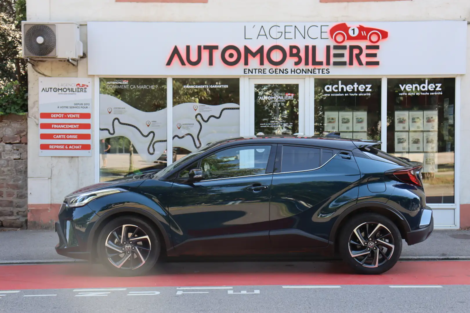 Toyota C-HR 1.8 VVT-i Hybrid 122 Design Ultimate BVA (CarPlay, Blau - 2