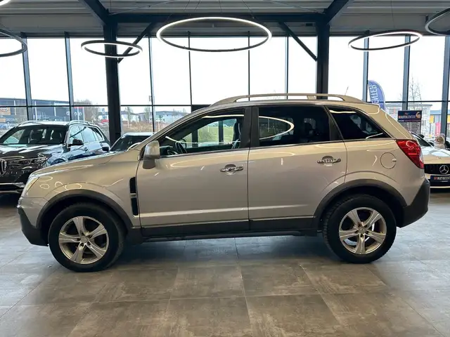 Opel Antara view 4