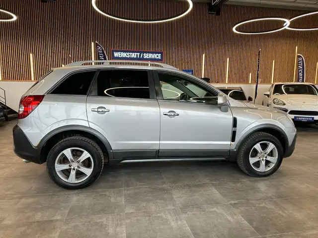 Opel Antara view 8