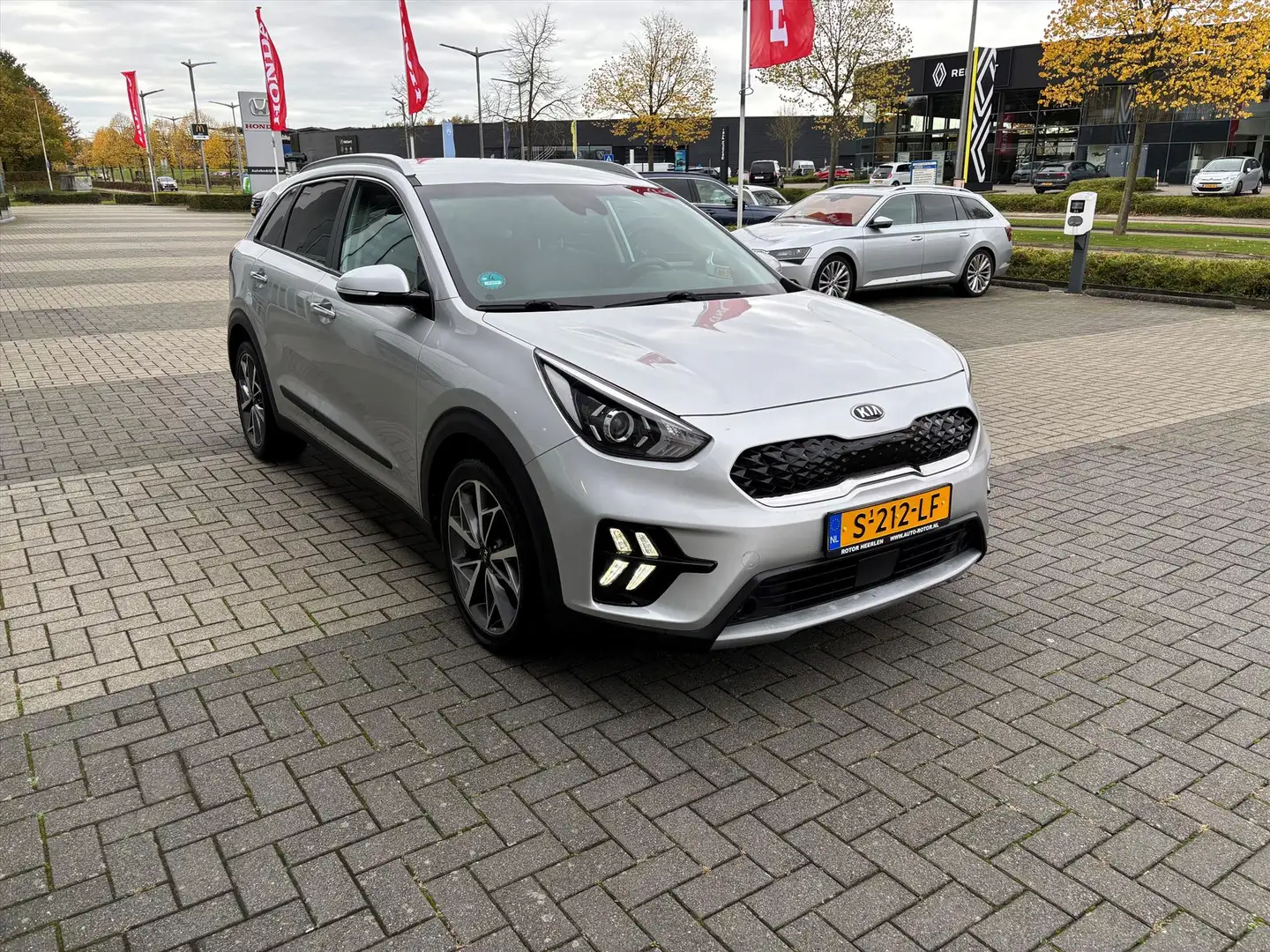 Kia Niro 1.6 GDi Hybrid 141pk DynamicLine | Adap.Cruise | P Zilver - 2