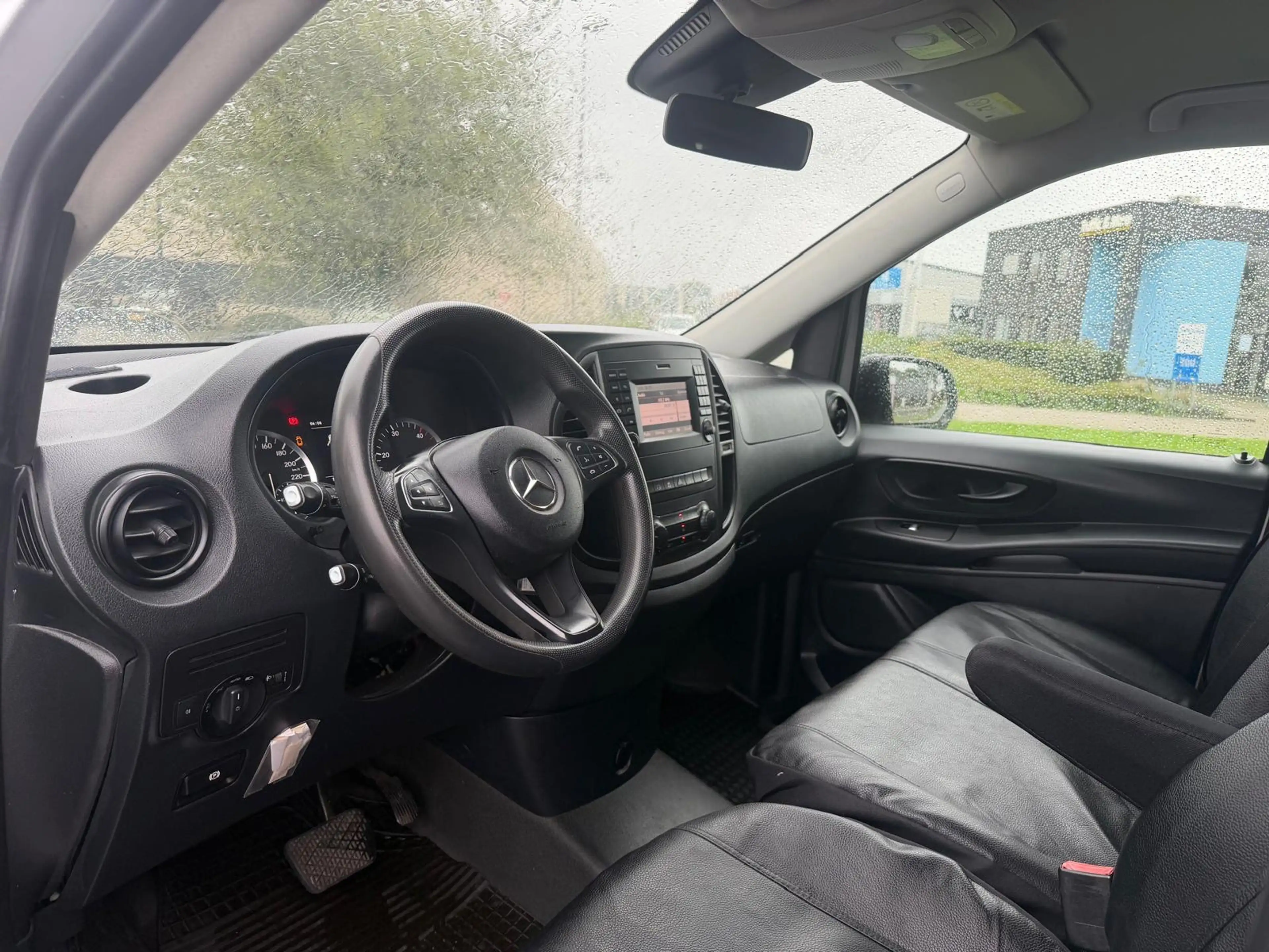 Mercedes-Benz Vito Tourer | 2016 | 114 Pro Lang | Automaat | 8 persoo — photo 15