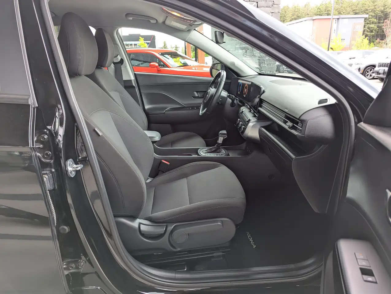Hyundai KONA снимка Hyundai KONA