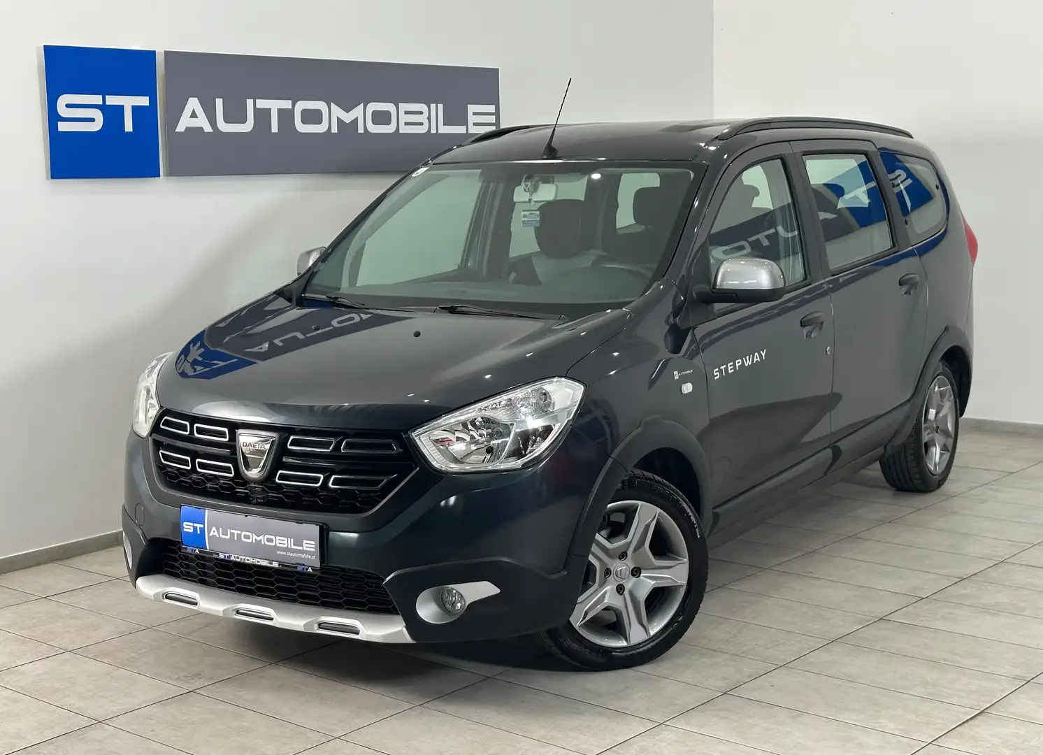 Dacia Lodgy 1.6 SCe Stepway // NAVI // PDC // 7-SITZER // Gris - 1
