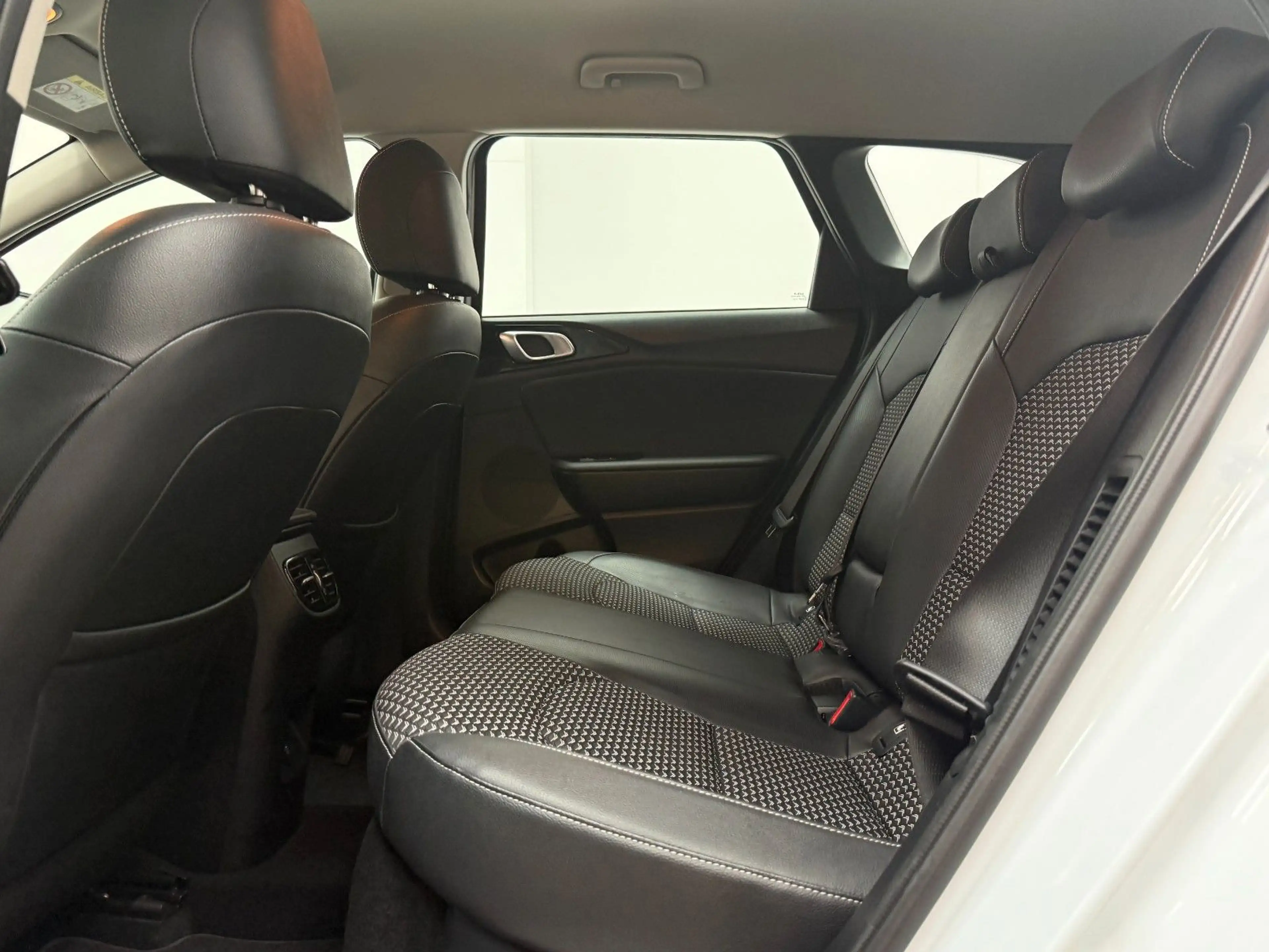 Kia Ceed SW / cee'd SW Ceed Sportswagon Plug-in Hybrid Spirit / SHZ — photo 13