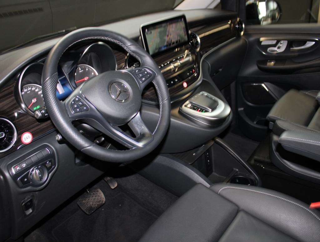Mercedes-Benz V 250