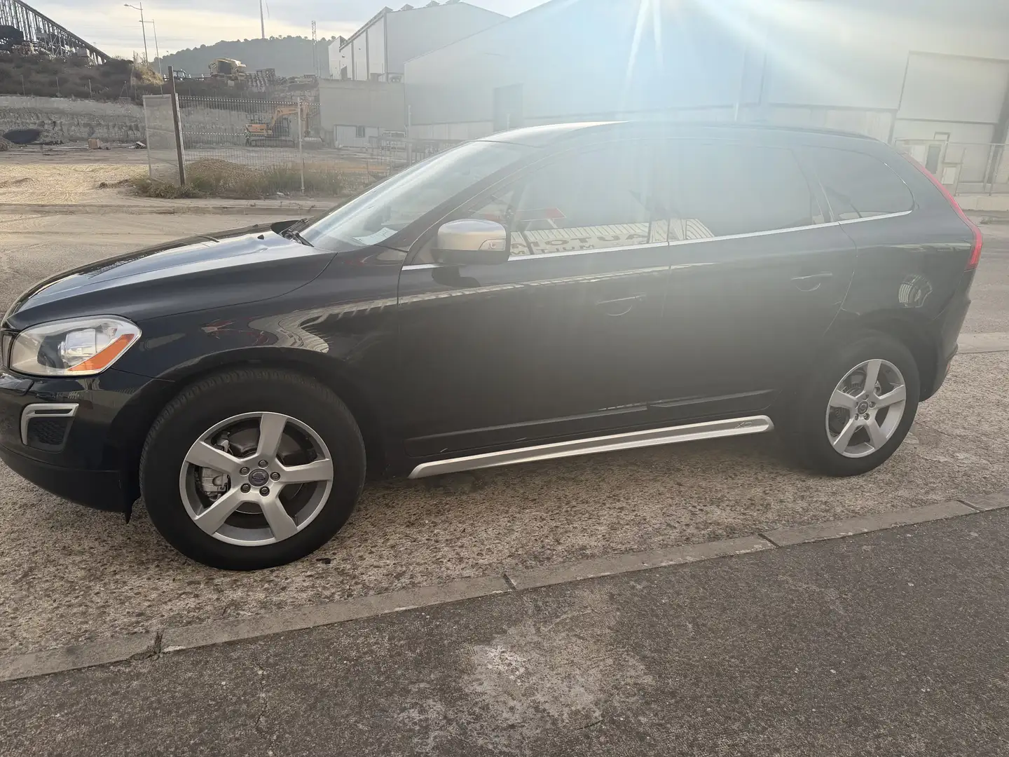Volvo XC60 D3 R-Design Aut. Negro - 2