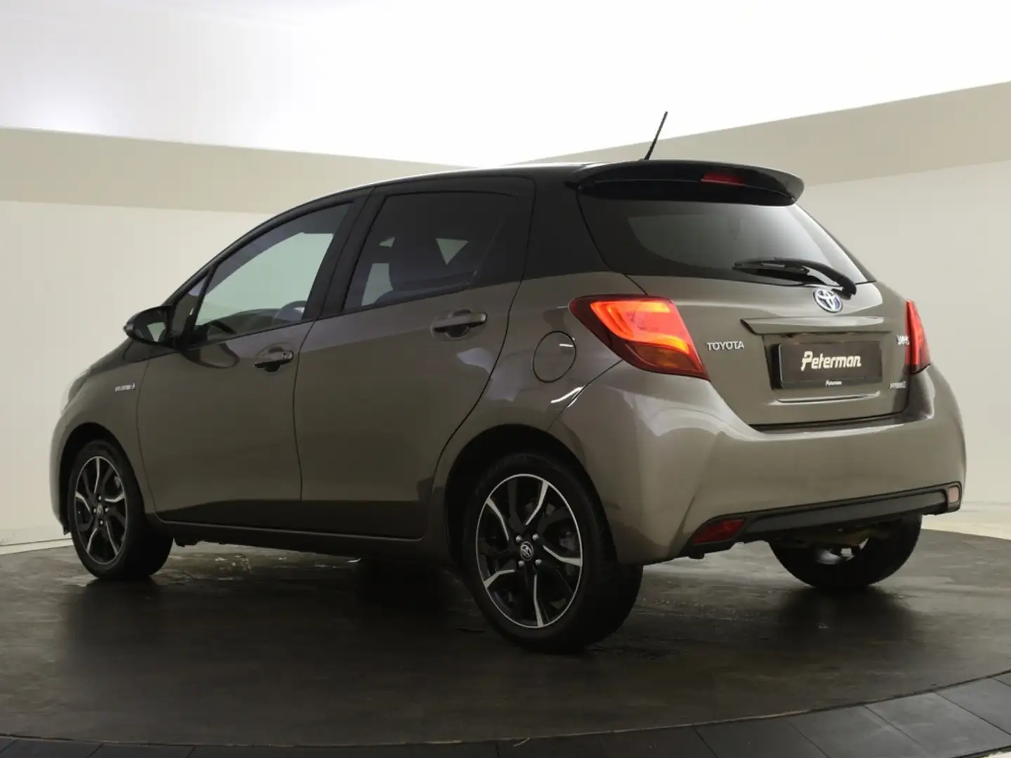 Toyota Yaris 1.5 Hybrid Bi-Tone Gris - 2