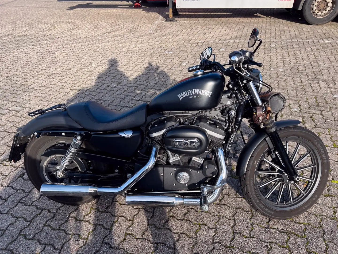 Harley-Davidson Sportster 883 Iron Negro - 1